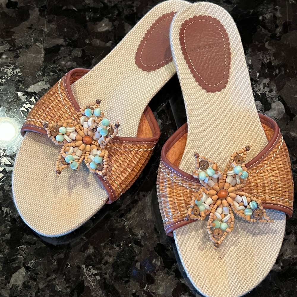 Lands’ End Summer Woven Beaded Sandals Size 8
